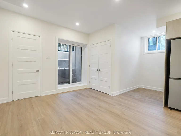 958 Fisher Ave #C — Photo 16