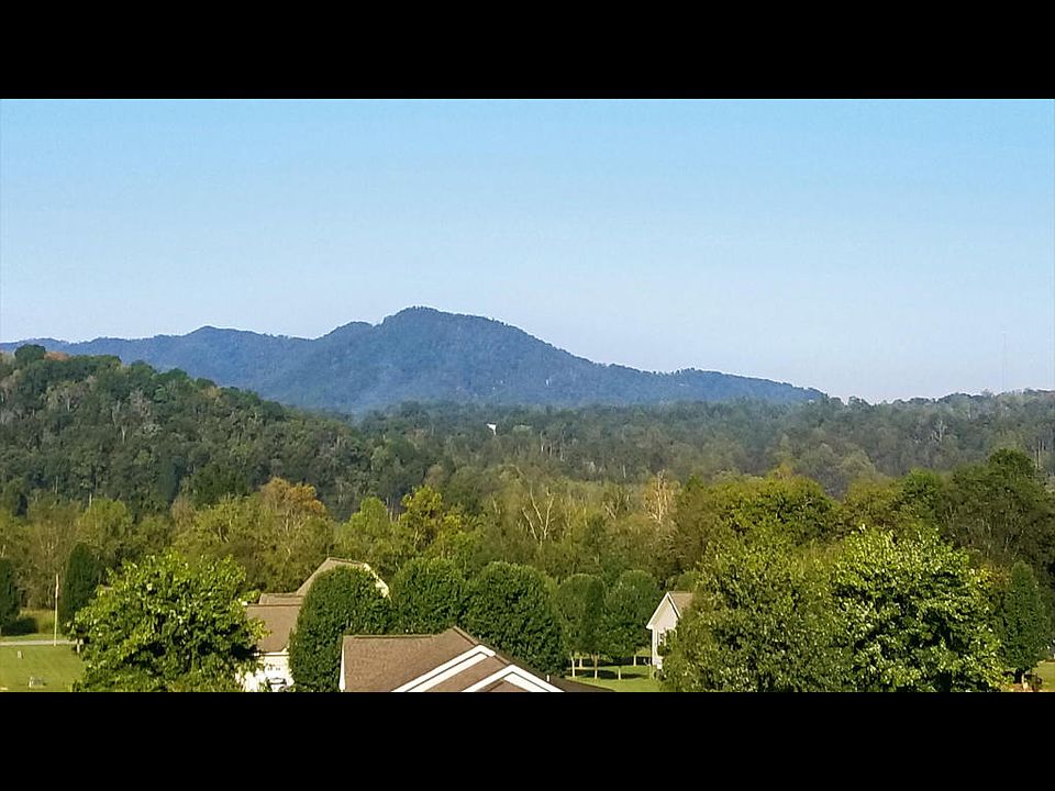 2nd image of 156 Meadowood Rd