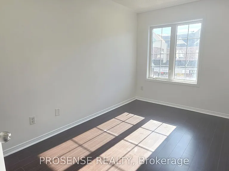 9699 Jane St #13 — Photo 27