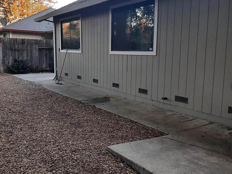 423 Wilson Ln — Photo 13