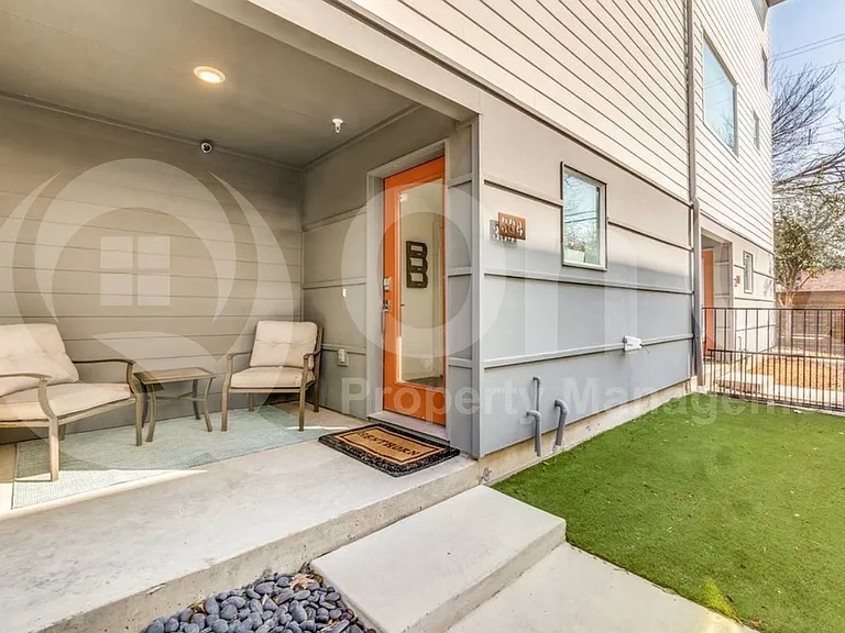 5020 Bryan St #305 — Photo 25