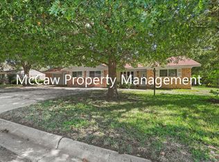 1110 Rosedale Dr, Gainesville, TX 76240