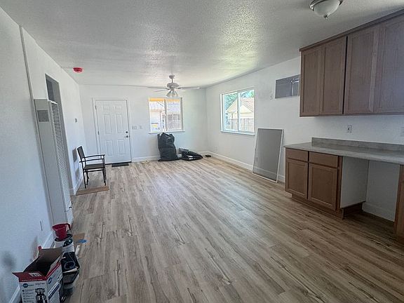 3rd image of 815 Walnut St