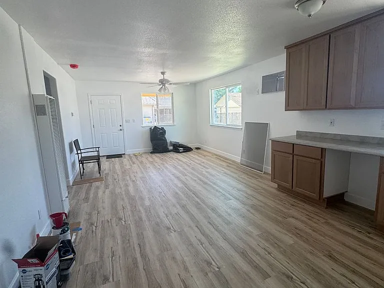 815 Walnut St — Photo 3