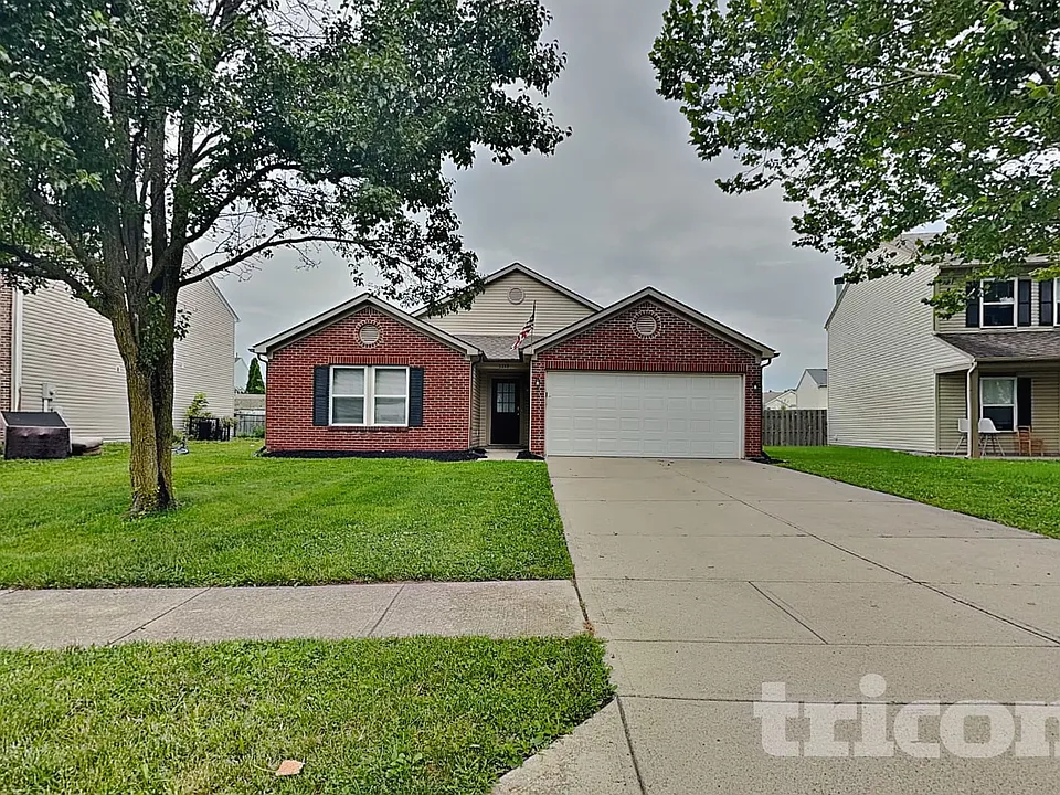 5753 N Jamestown Dr