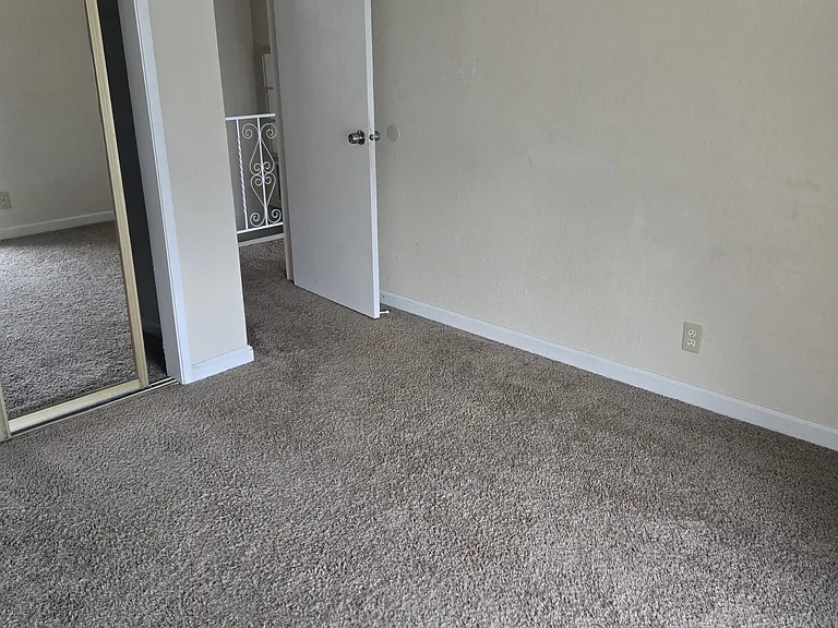 5348 Garfield Ave #4 — Photo 11