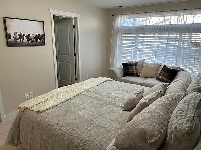 415 S 740 E — Photo 21