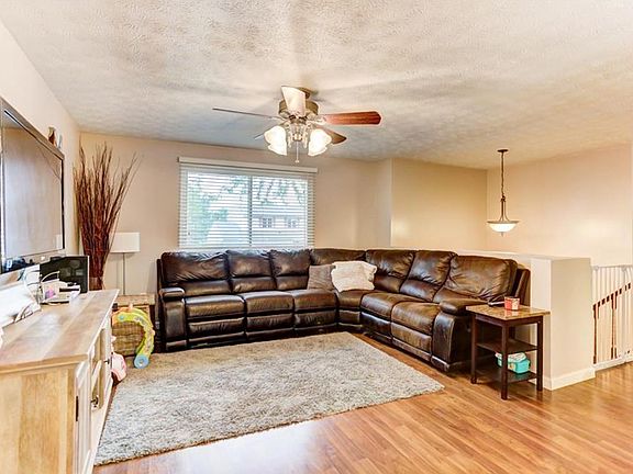 4th image of 5865 Summersweet Dr
