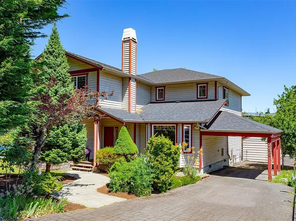756 Newbury St, Saanich, BC V9A 2C1