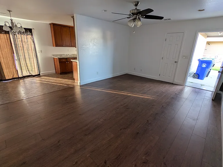 1221 Fordham Ave — Photo 13