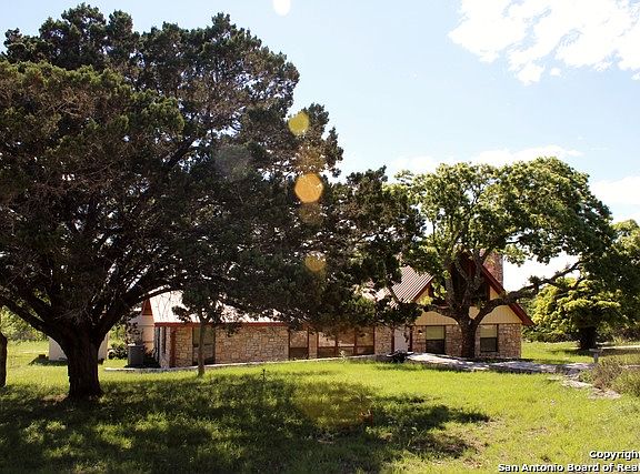 2nd image of 186 Canyon View
