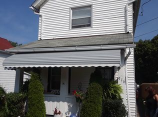 916 Negley St, Farrell, PA 16121