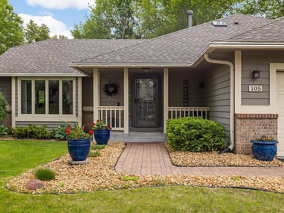 2nd image of 105 Interlachen Rd