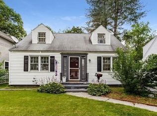 45 Leitch St, Springfield, MA 01109