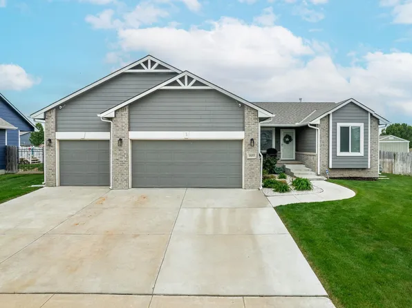 1833 W Saddle Brooke St, Haysville, KS 67060