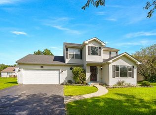 1434 Hawk Dr, Bolingbrook, IL 60490
