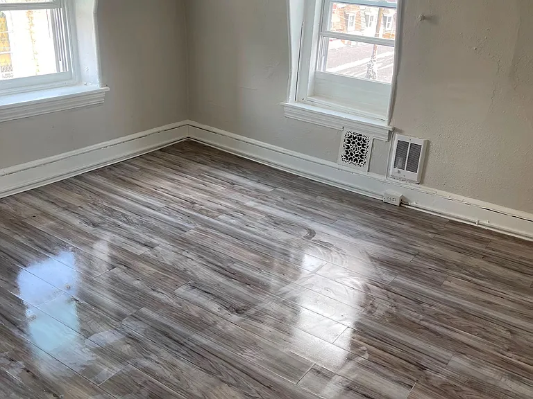 569 N Front St #2 — Photo 9