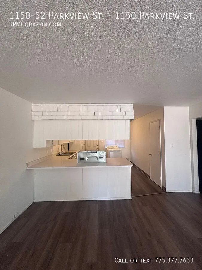 Newly updated 2 bed, 1 bath apt! New flooring, new paint, washer/dryer in unit! — Photo 3