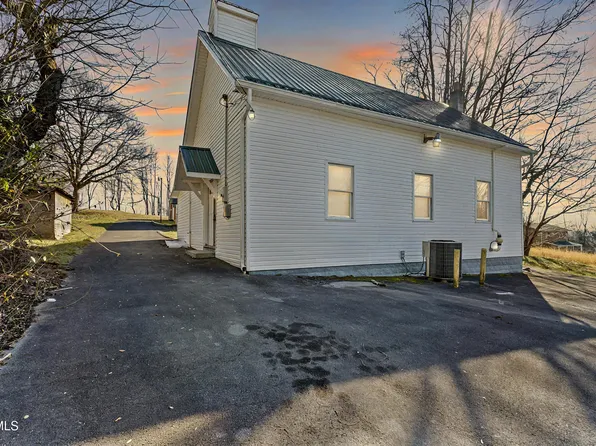 338 Lowland St SE, Abingdon, VA 24210