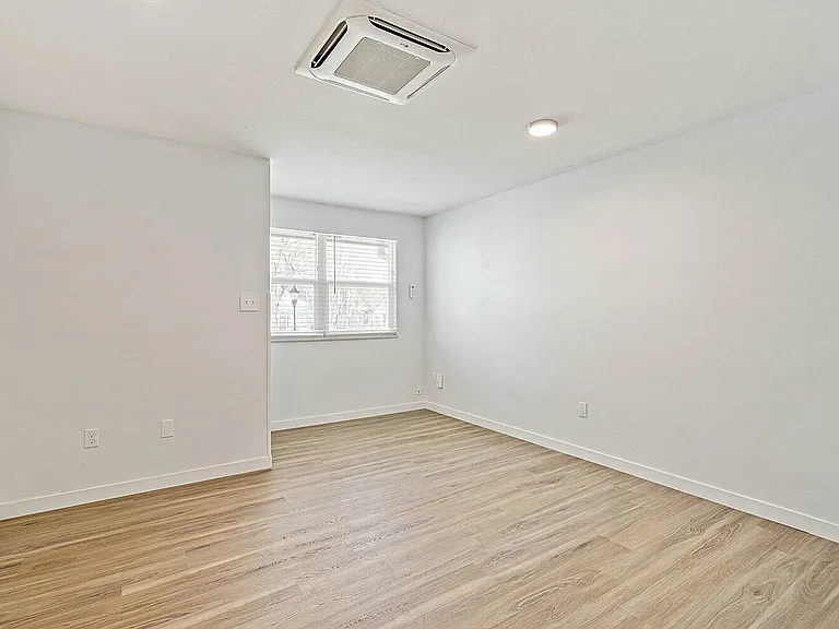 The Sherlock Townhomes — Photo 13