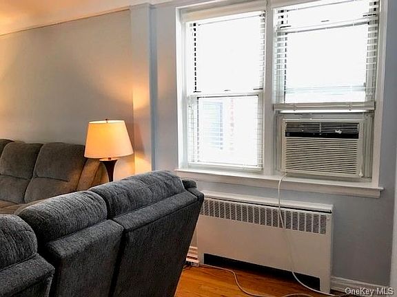 5th image of 811 Bronx River Rd APT 4J