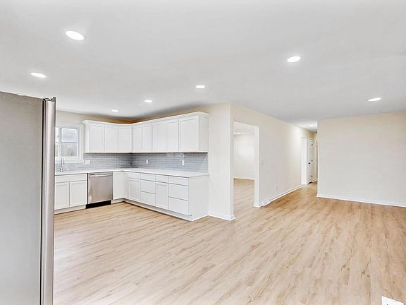 3rd image of 6835 Westville Rd