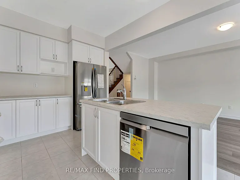 21 Dennis Ave — Photo 16