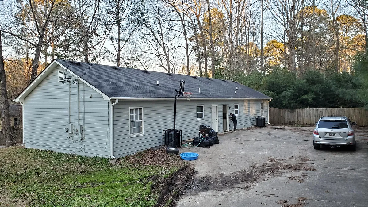 Building Photo - 553 Stone St NW #B