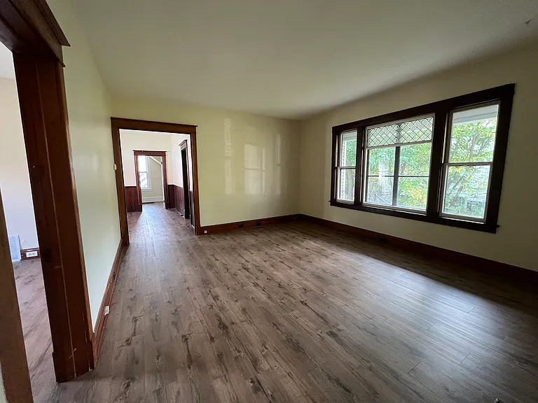 1221 Summit St — Photo 24