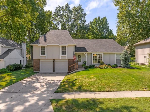 10927 W 99th Pl, Overland Park, KS 66214