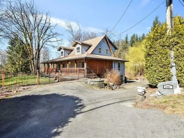 7657 Horne St, Mission, BC V2V 3Y8