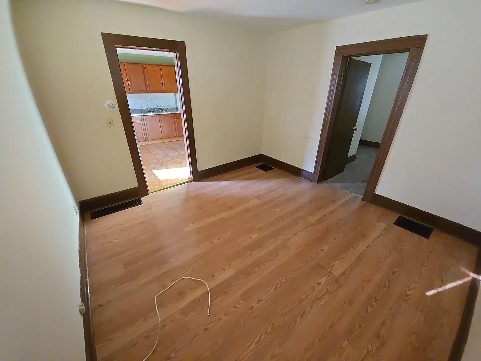 2 bed, 800 sqft, $975 — Photo 2
