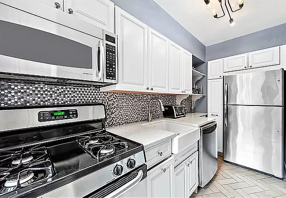 4th image of 54 W 16th St APT 5H