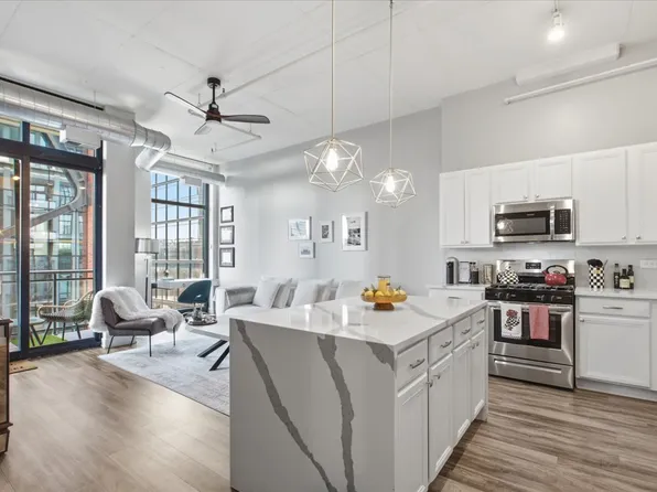740 W Fulton St APT 1108, Chicago, IL 60661