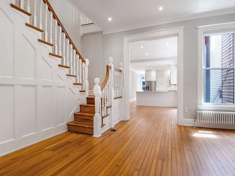 8 R St NW #3 — Photo 14