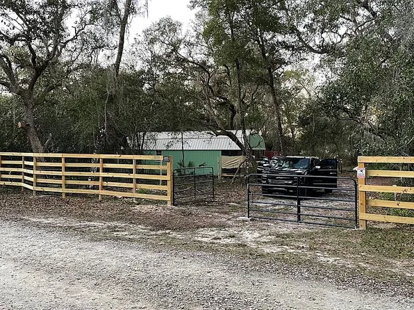 11573 E Steamboat Dr, Floral City, FL 34436