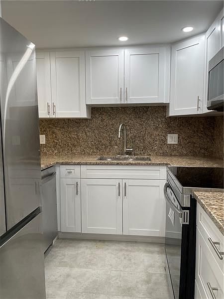 1st image of 1614 NE 151st St
