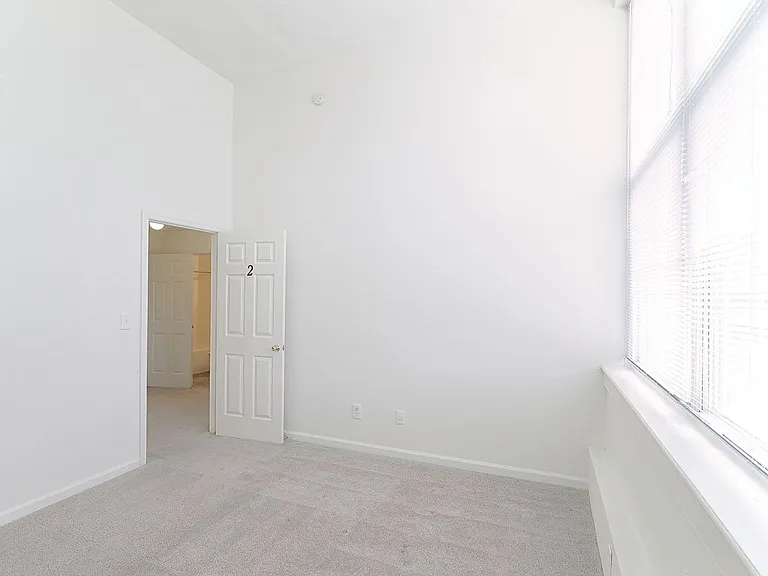 2201 Spring Garden St — Photo 47
