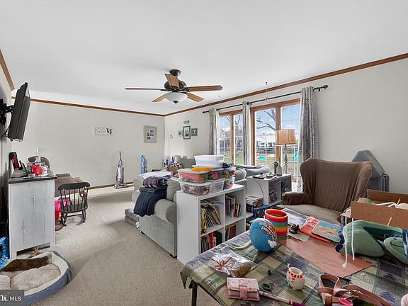 4th image of 265 Beechwood Ave