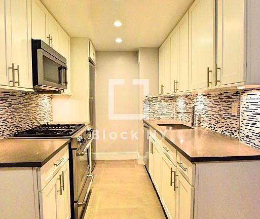 2nd image of 301 E 48th St APT 10A