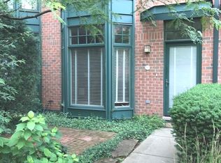 101 N Euclid Ave APT 2-19, Oak Park, IL