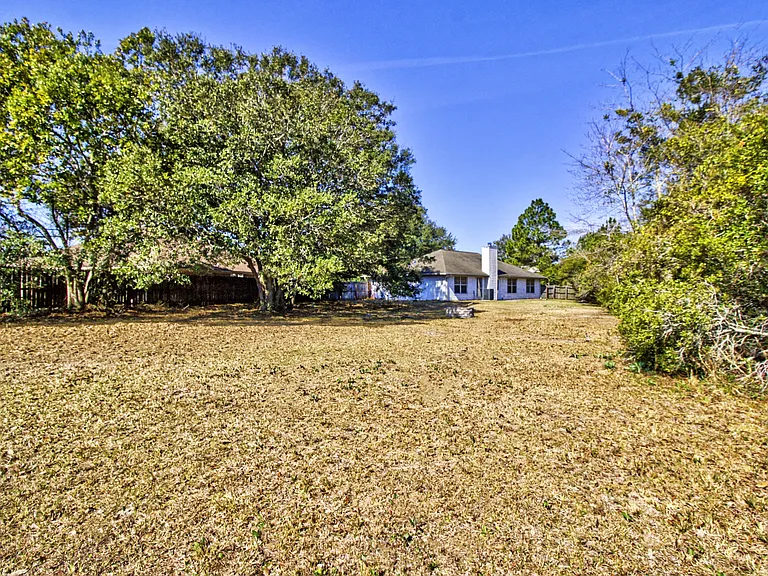404 Clairemore Cir — Photo 29
