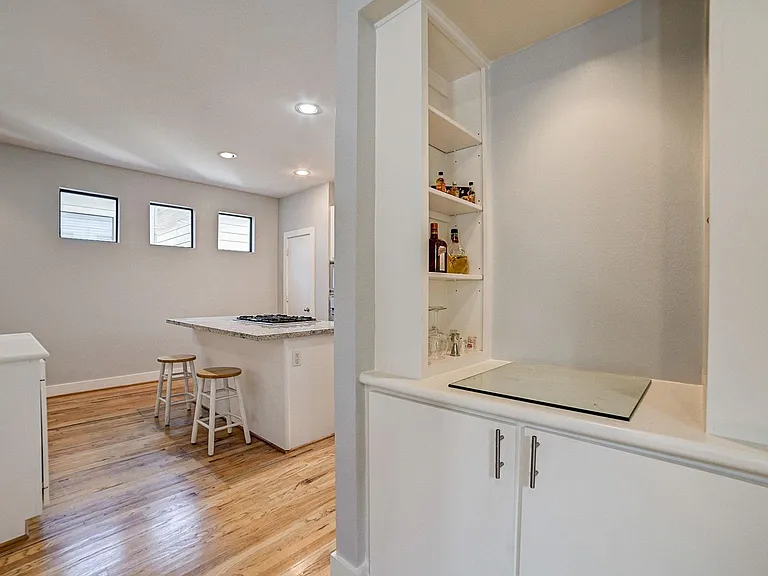5838 Larkin St — Photo 15