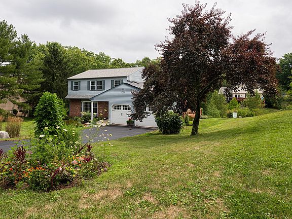 3rd image of 1113 Grandview Cir