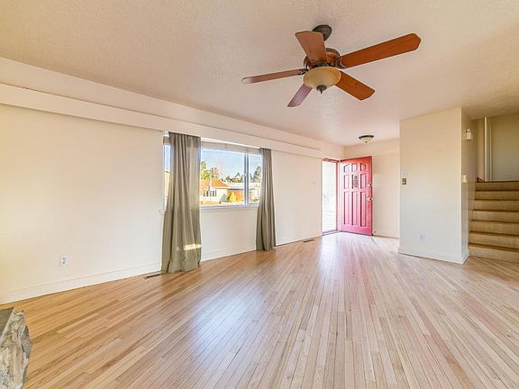 5th image of 3608 N Melrose Dr