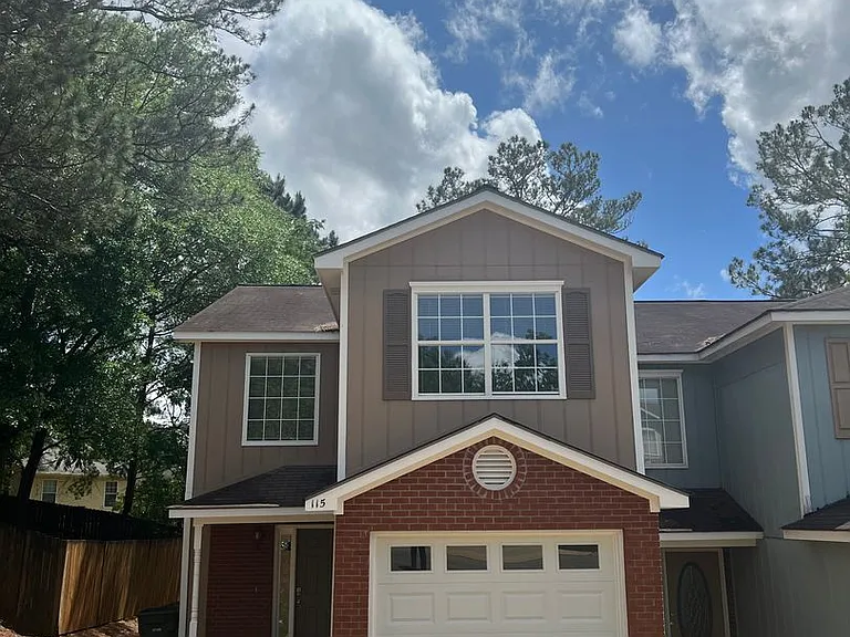 115 W Briar Dr — Photo 1