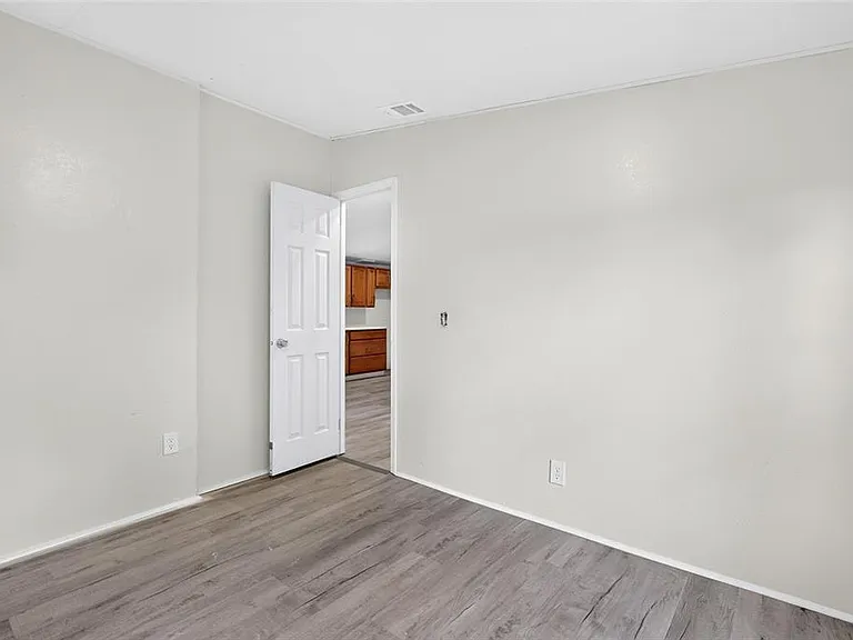 6766 NE 1st Pl — Photo 20