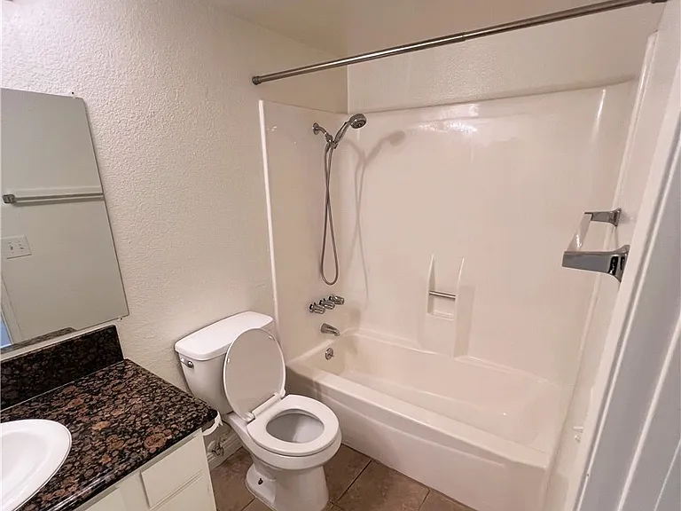 25234 Lawton Ave — Photo 7