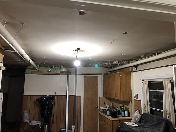 3rd image of 351 Stockholm St
