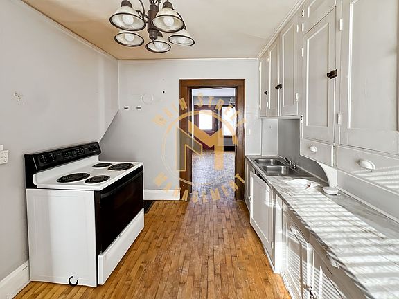4th image of 223 E Franklin Ave